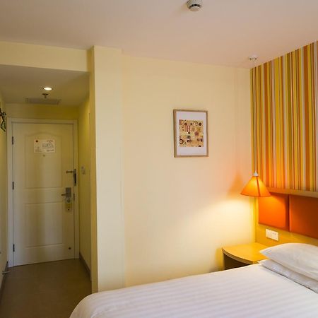 Home Inn Shanghai Daning International Guangzhong Road Circus City Exterior foto